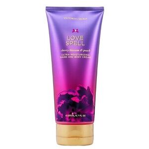 Victoria's Secret Love Spell Cherry Blossom & Peach Body Cream- 6.7oz/200 ml
NWT